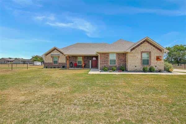 House in Nobility, Texas 10943463