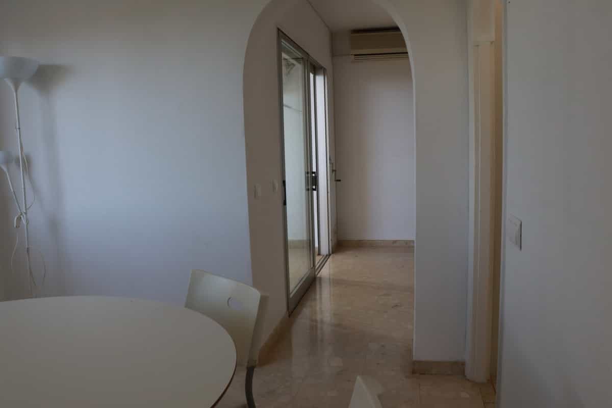 Condominium in Marbella, Andalusia 10943469