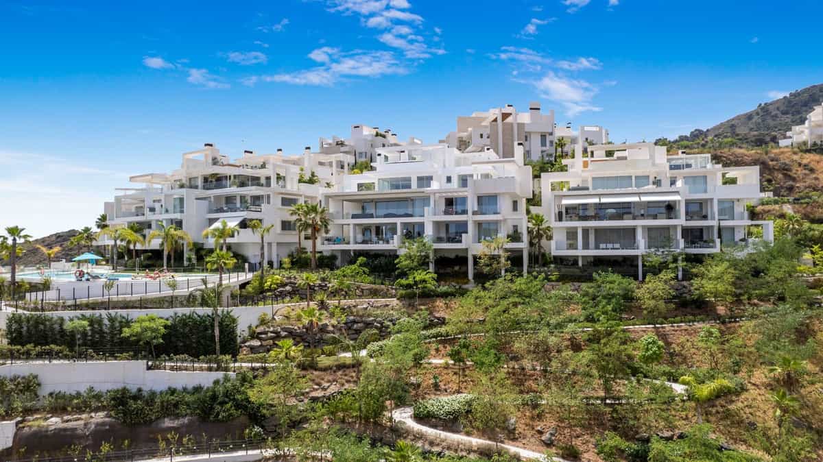 Condominium in Marbella, Andalusia 10943473