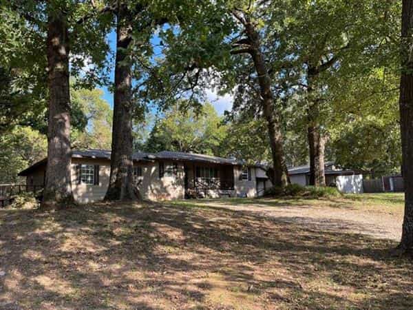 House in Tool, Texas 10943515