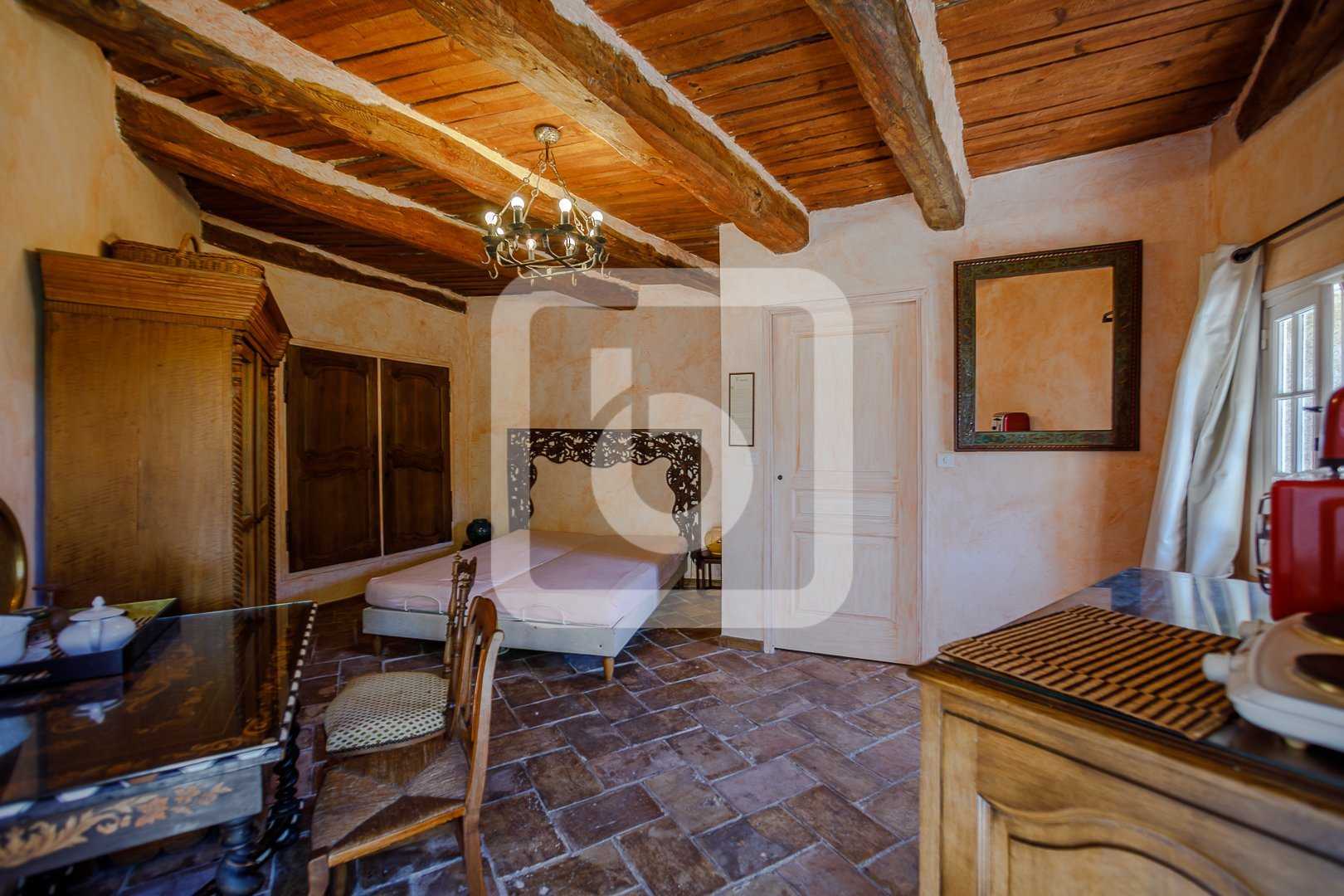 Casa nel Auribeau-sur-Siagne, Provence-Alpes-Côte d'Azur 10943598