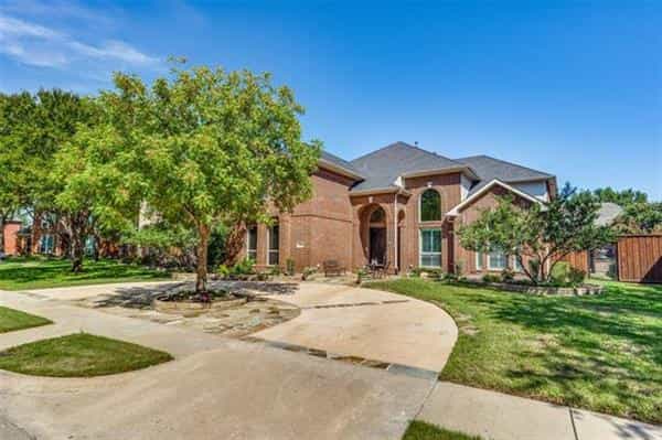 House in Plano, Texas 10943743