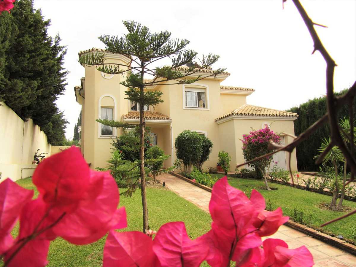 House in Fuengirola, Andalusia 10943896
