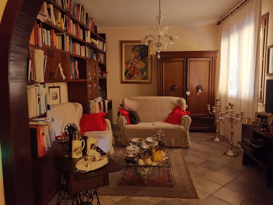Huis in Catania, Sicilië 10943948