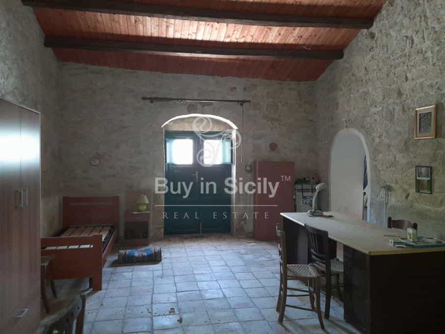 Haus im Canicattini Bagni, Sizilien 10943951