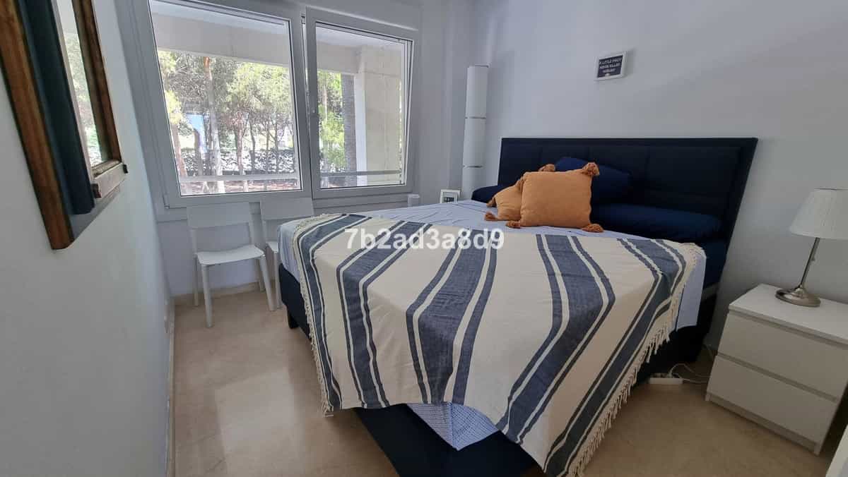 Condominium in Marbella, Andalucía 10943975