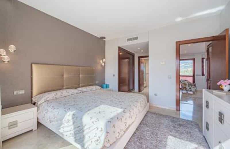 公寓 在 Marbella, Andalusia 10944002