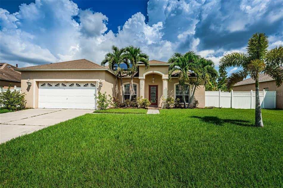 House in Pinellas Park, Florida 10944213