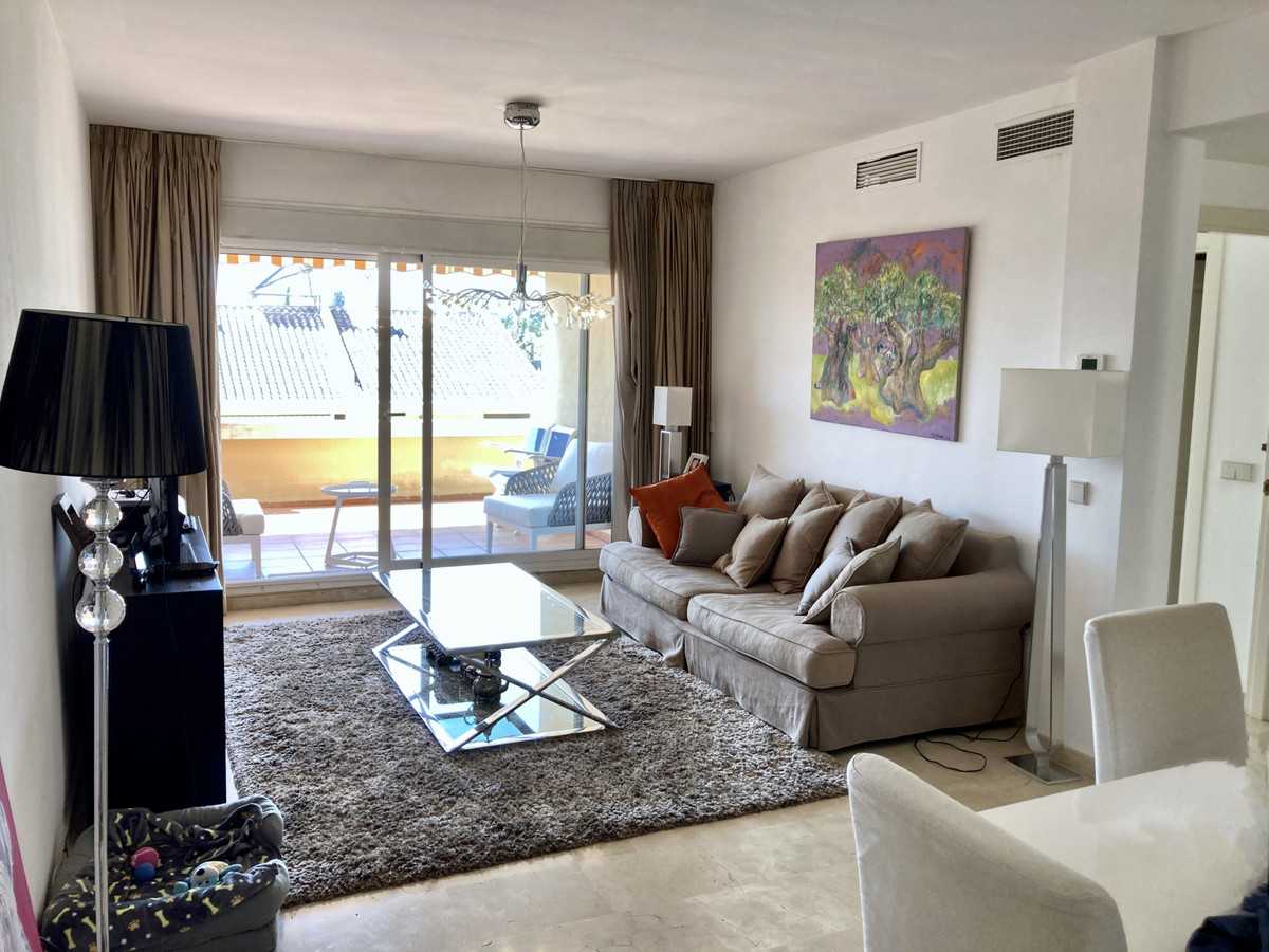 Condominium in San Pedro de Alcantara, Andalusia 10944287
