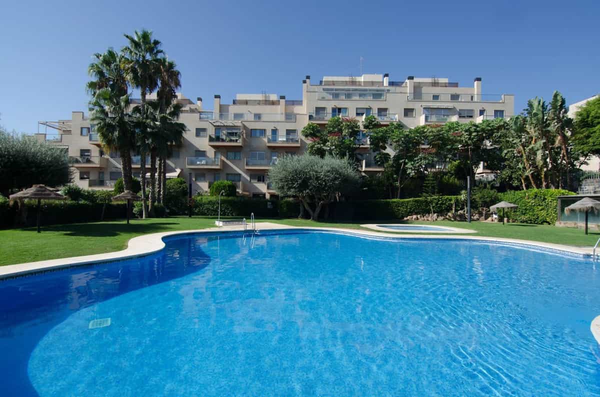 Condominium in , Andalusia 10944510