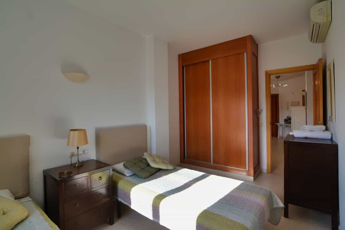 Condominium in Fuengirola, Andalucía 10944781