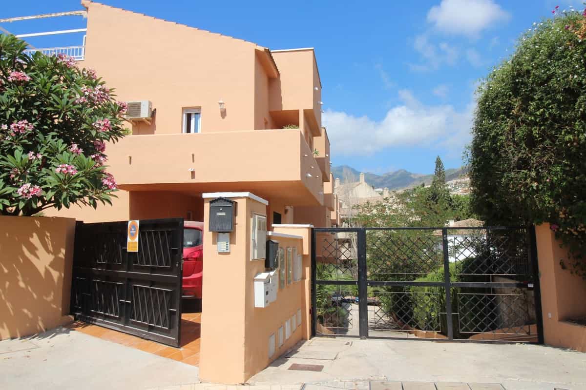 Rumah di Arroyo de la Miel, Andalusia 10944827
