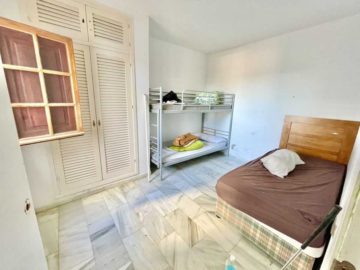 公寓 在 Puerto de la Duquesa, Andalusia 10945188