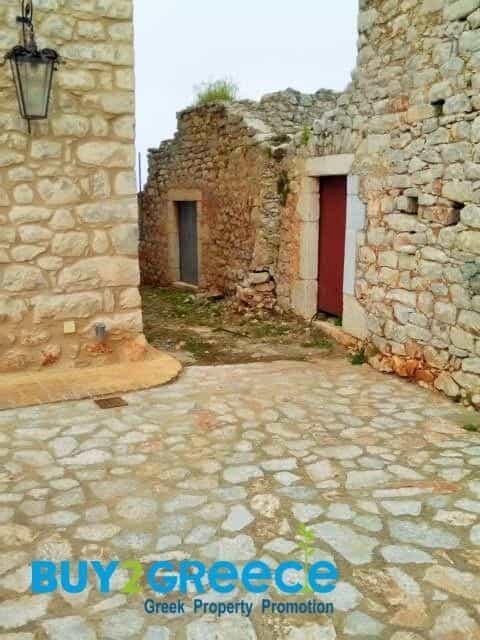 Condominium dans Pyrgos Dirou,  10945764