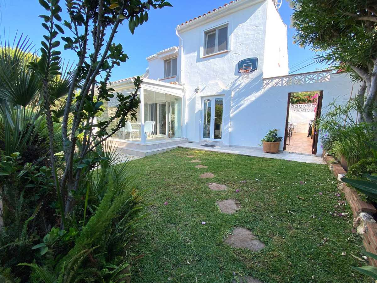 House in Fuengirola, Andalusia 10945948