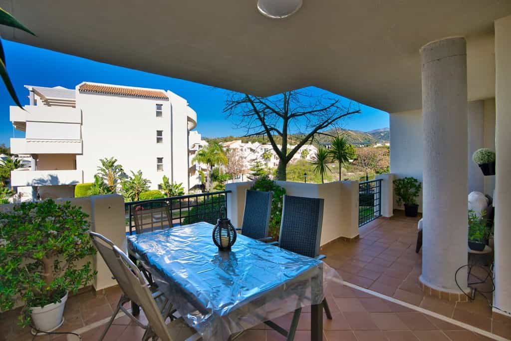 Condominium in Ojen, Andalusia 10946091