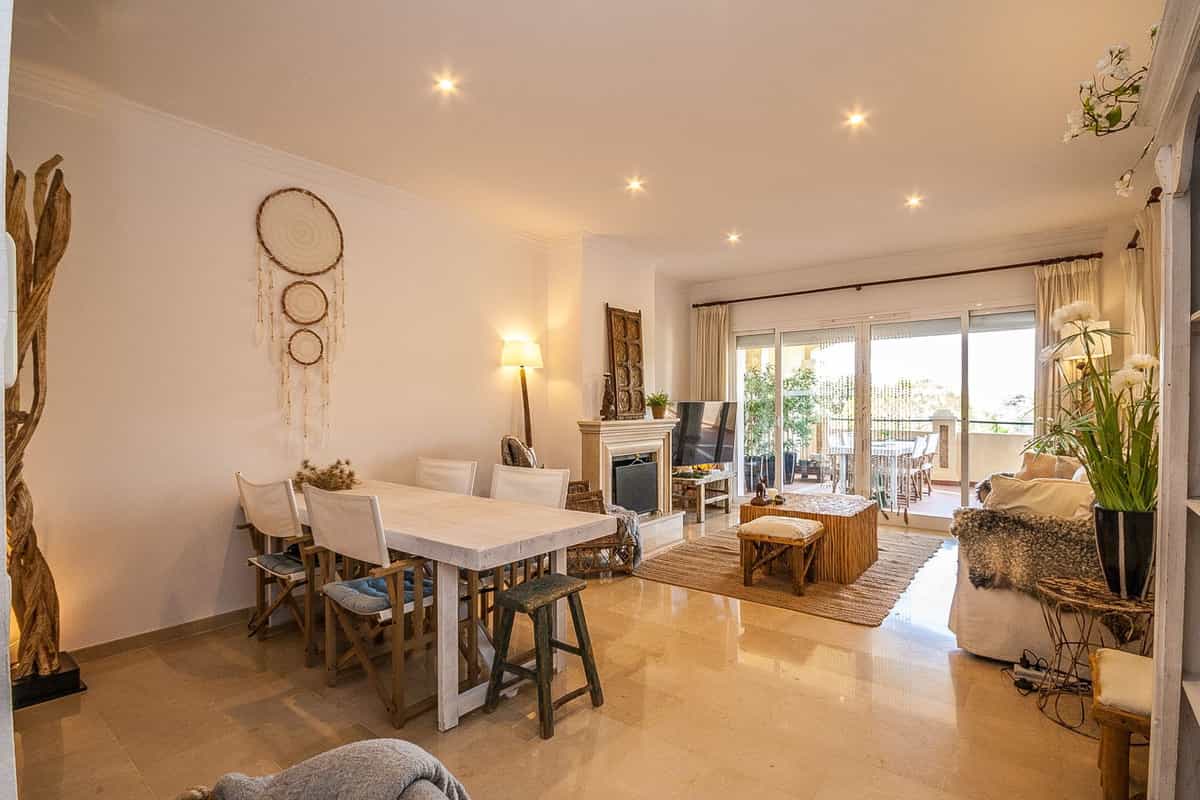 Condominium in Marbella, Andalucía 10946111