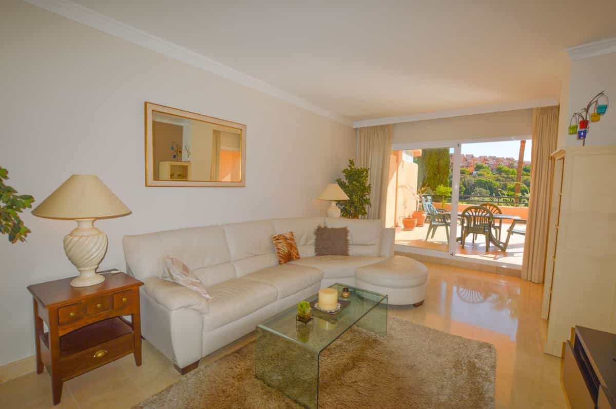 Condominium in Ojen, Andalusia 10946153