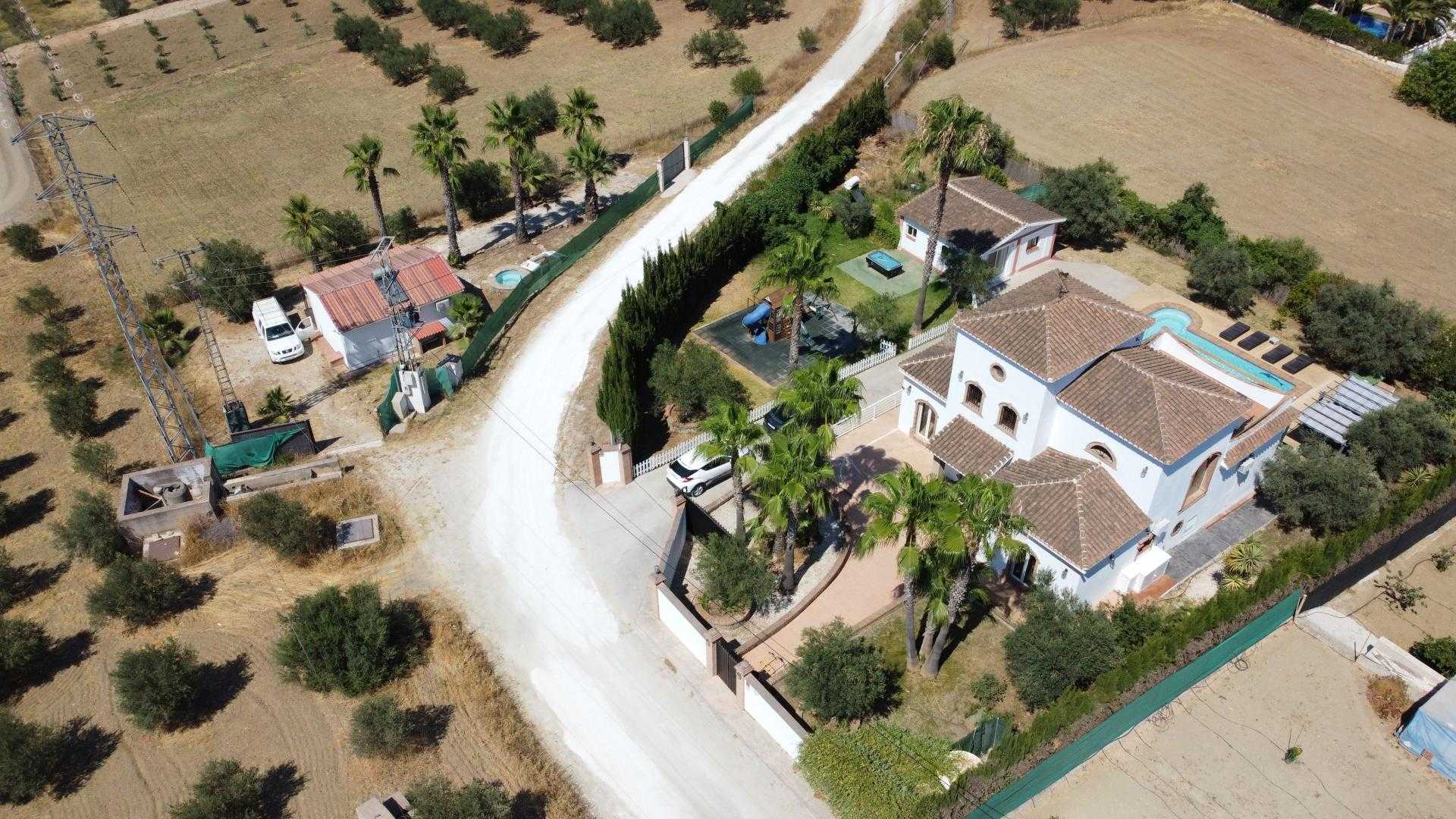 Casa nel Alhaurin el Grande, Andalusia 10946576