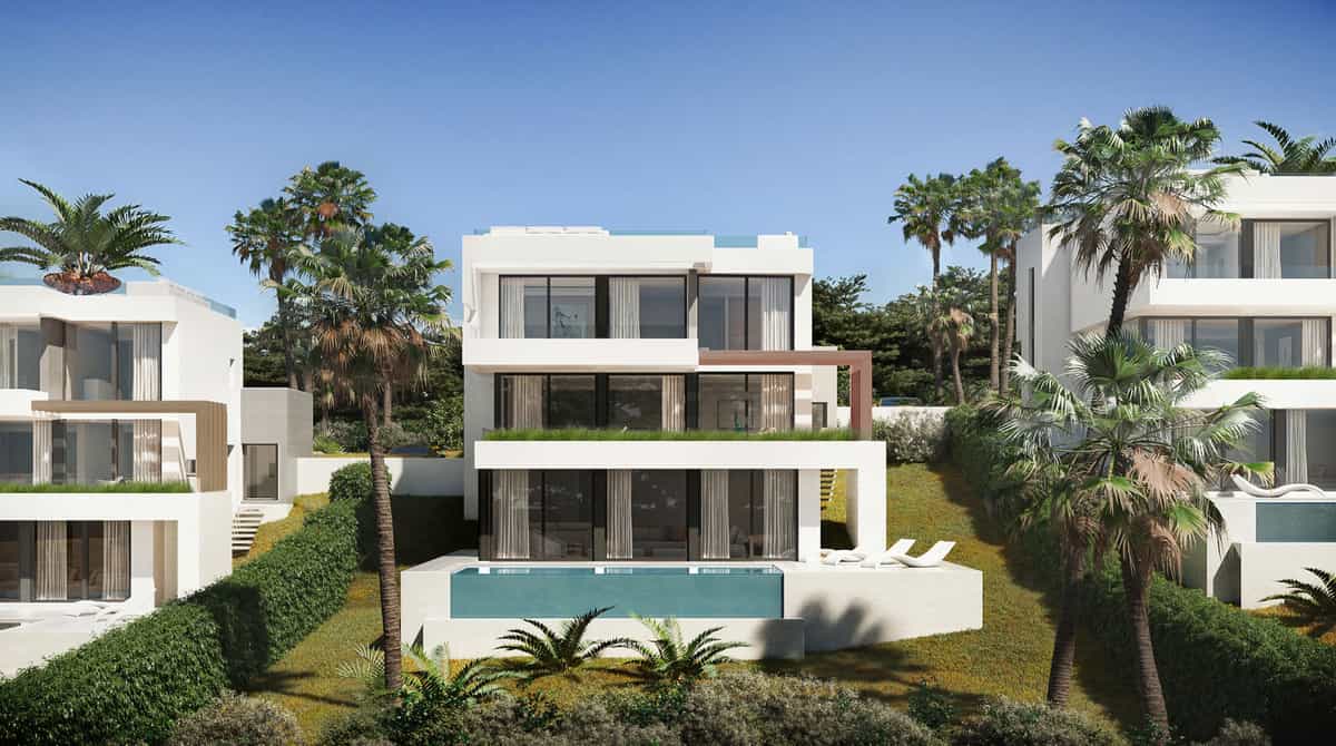 House in Fuengirola, Andalusia 10946586