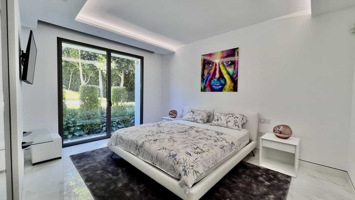 公寓 在 Marbella, Andalucía 10946789