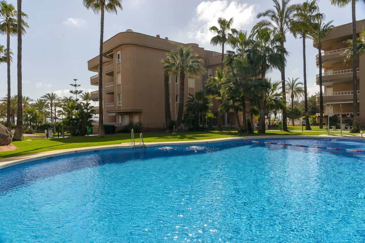 Condominium in , Andalusia 10947223