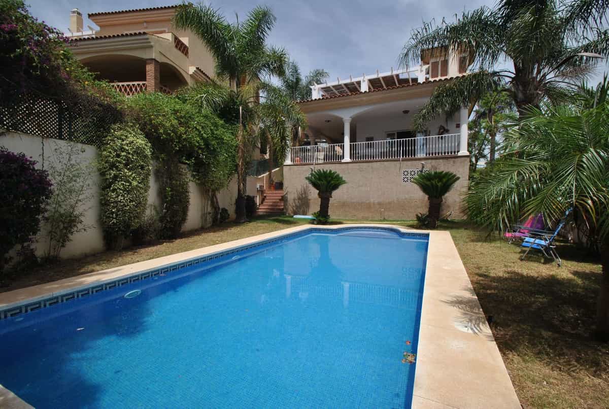 House in Fuengirola, Andalusia 10947312