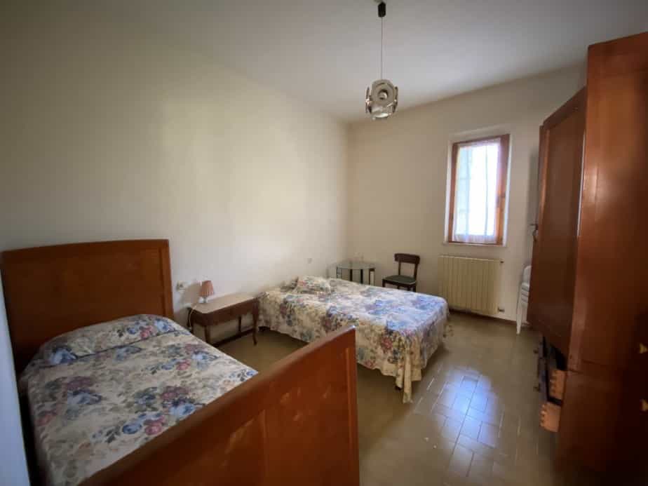 rumah dalam Castagneto Carducci, Toscana 10947833