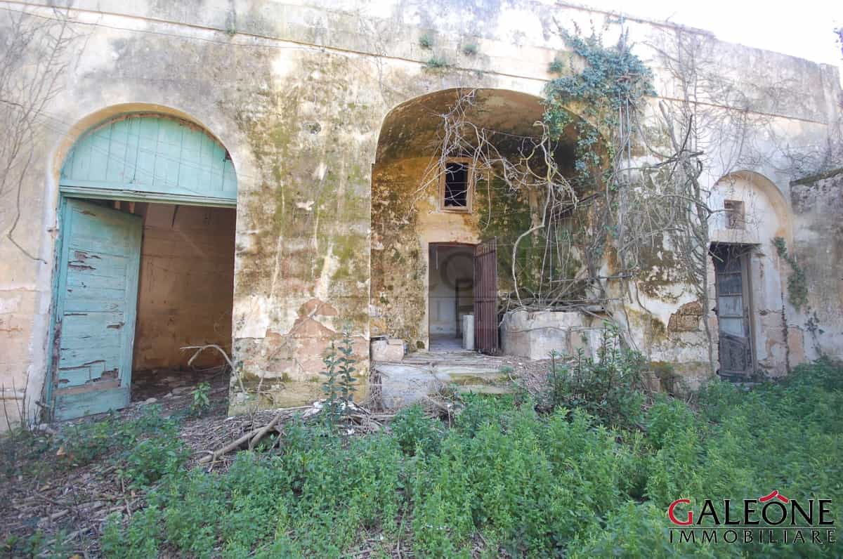 بيت في Lecce, Apulia 10947882