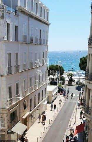 Condominium in Cannes, Provence-Alpes-Cote d'Azur 10947909