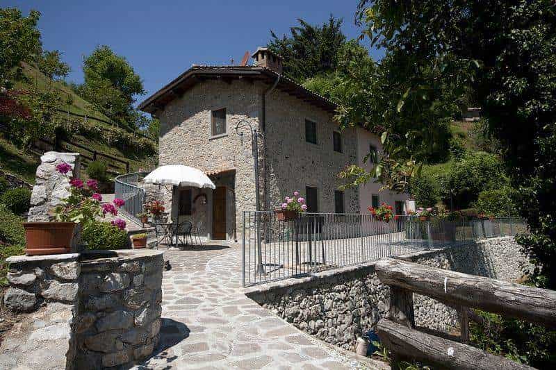 House in Molazzana, Tuscany 10947920