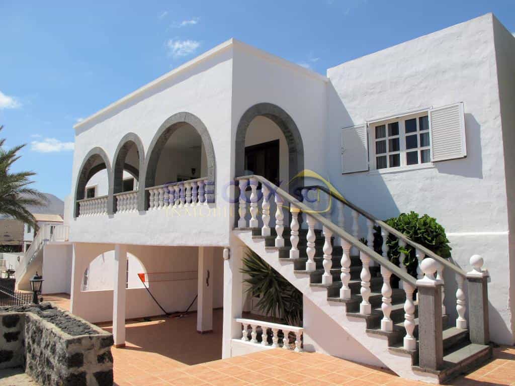 жилой дом в Puerto del Rosario, Canary Islands 10948006