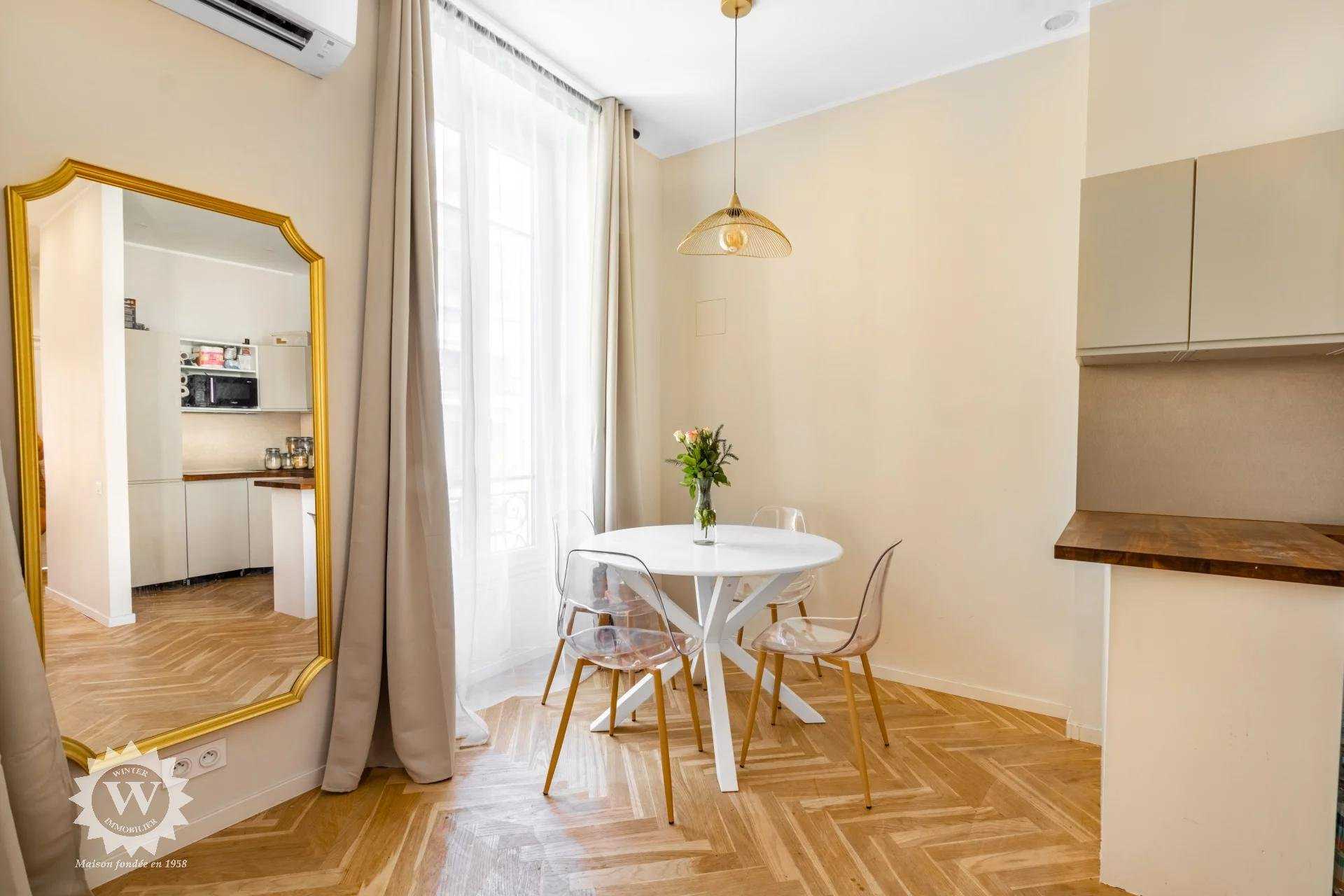 Condominium in Nice, Alpes-Maritimes 10951160