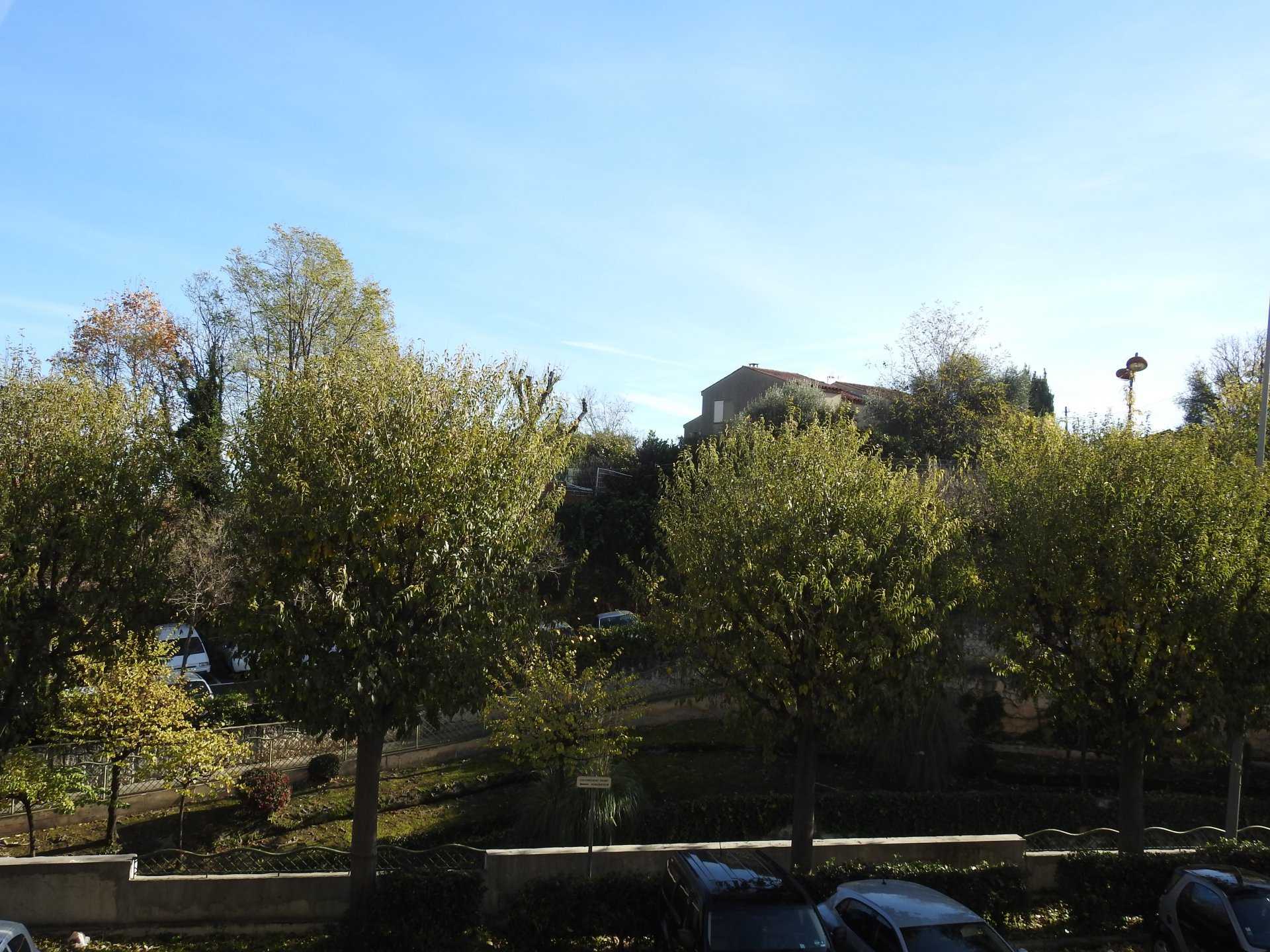Condominio en Grasse, Provenza-Alpes-Costa Azul 10951163