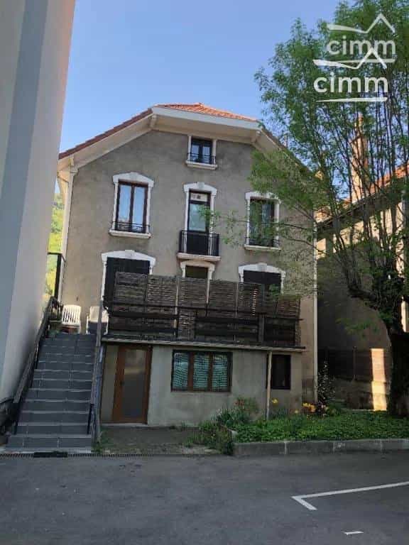 Condominium in La Tronche, Auvergne-Rhone-Alpes 10951193