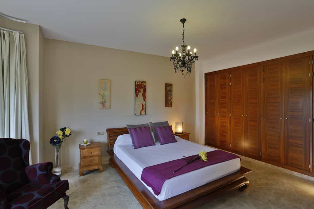 Будинок в Marbella, Andalucía 10951282