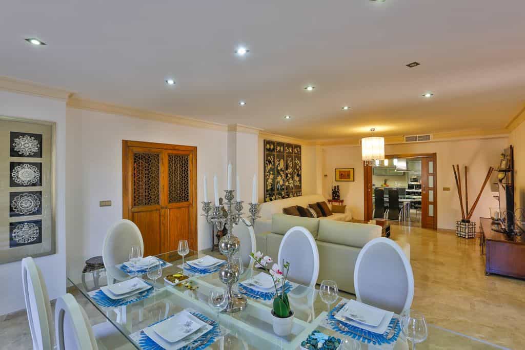 House in Marbella, Andalucía 10951282