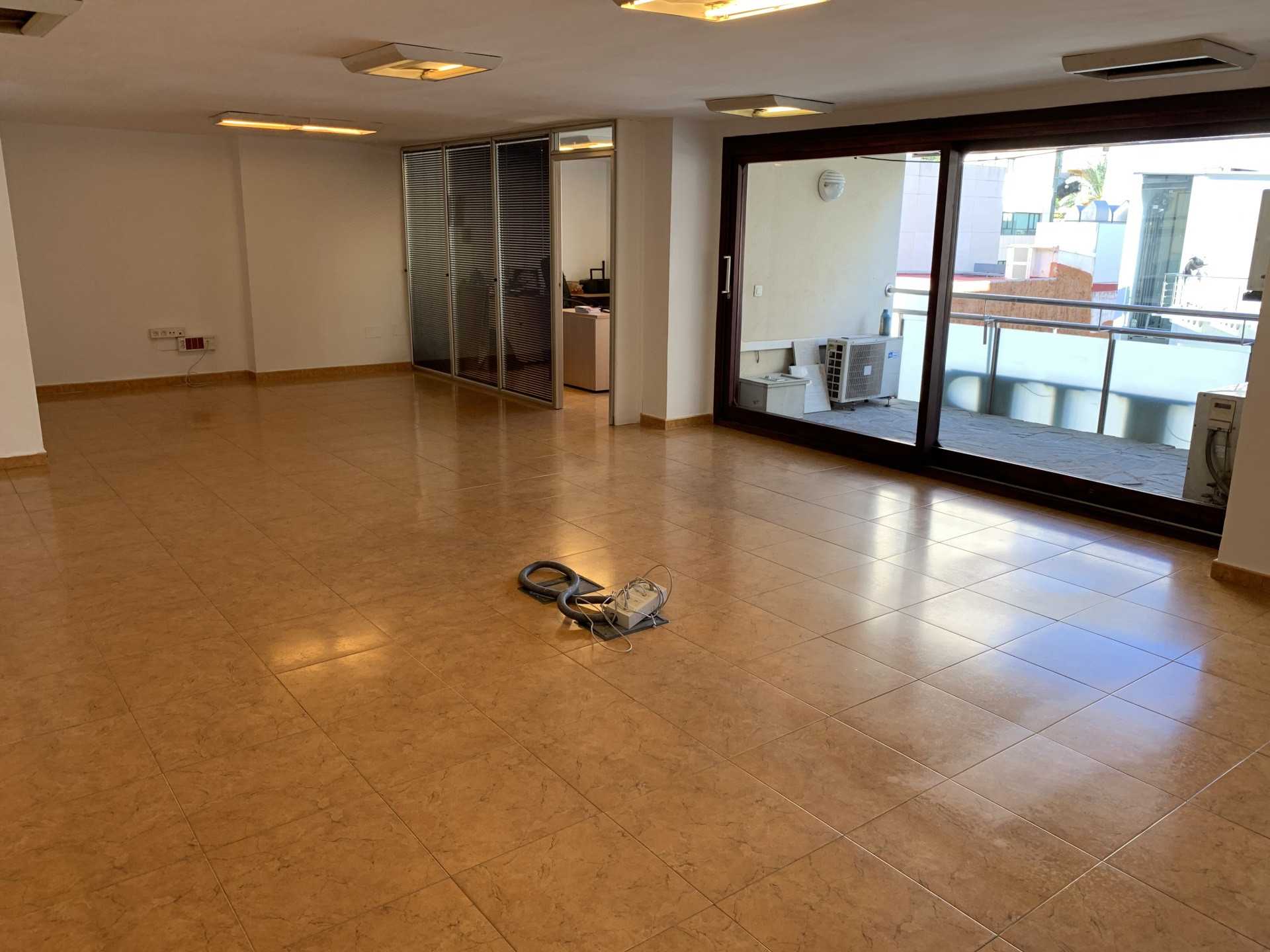 مكتب. مقر. مركز في Marbella, Andalucía 10951349
