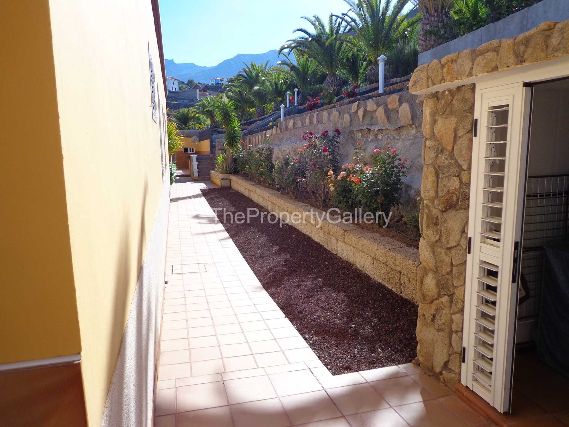 House in Candelaria, Canary Islands 10952642