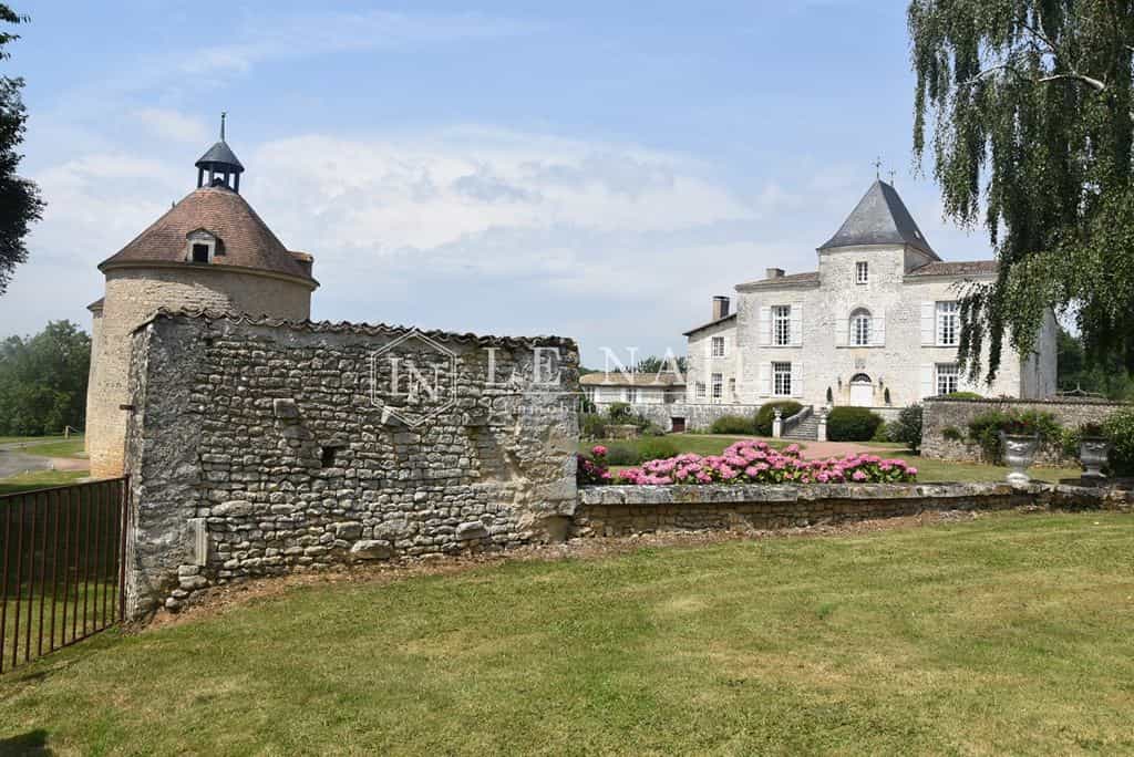 Haus im Niort, Neu-Aquitanien 10952655