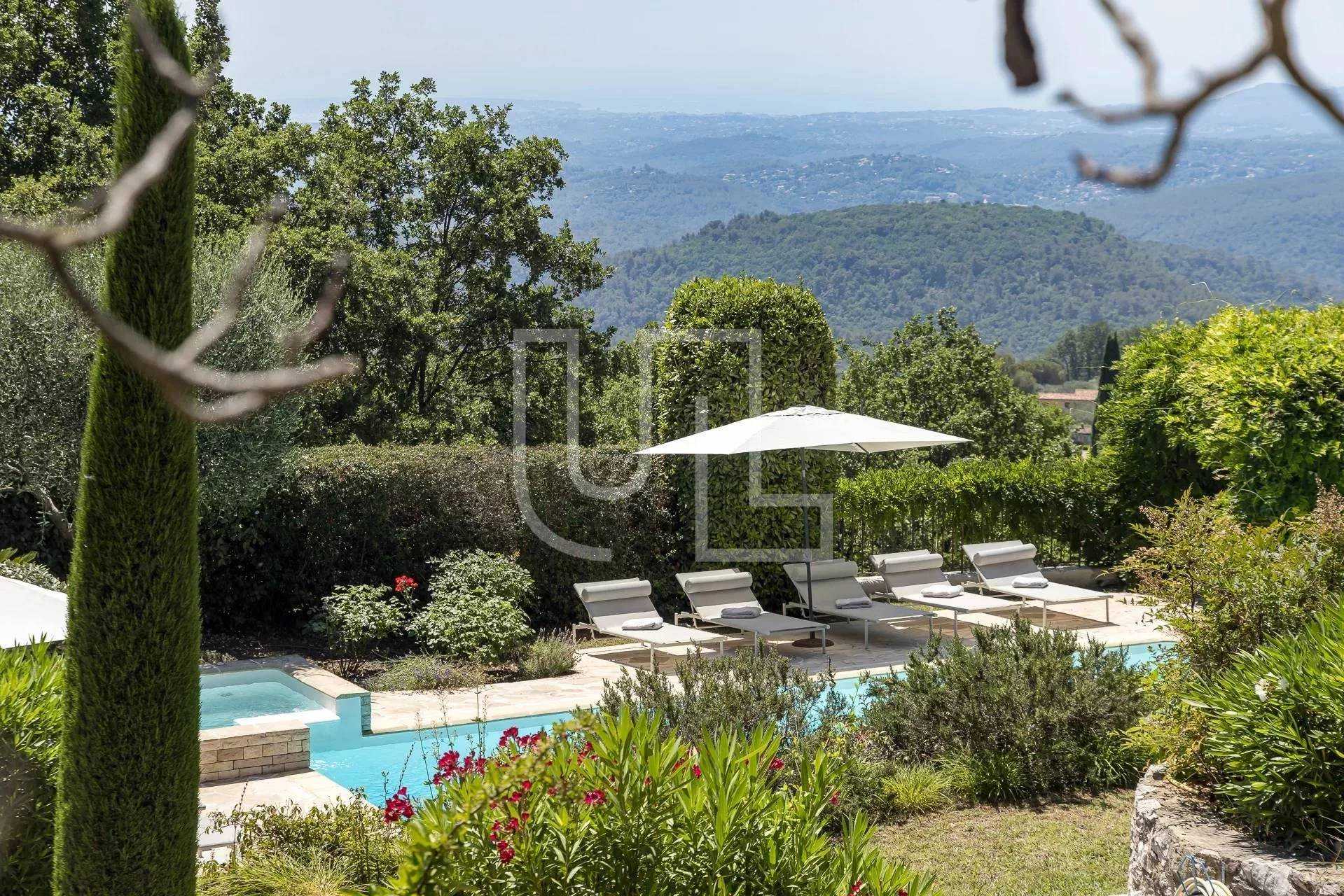 Rumah di Tourrettes-sur-Loup, Provence-Alpes-Cote d'Azur 10952954