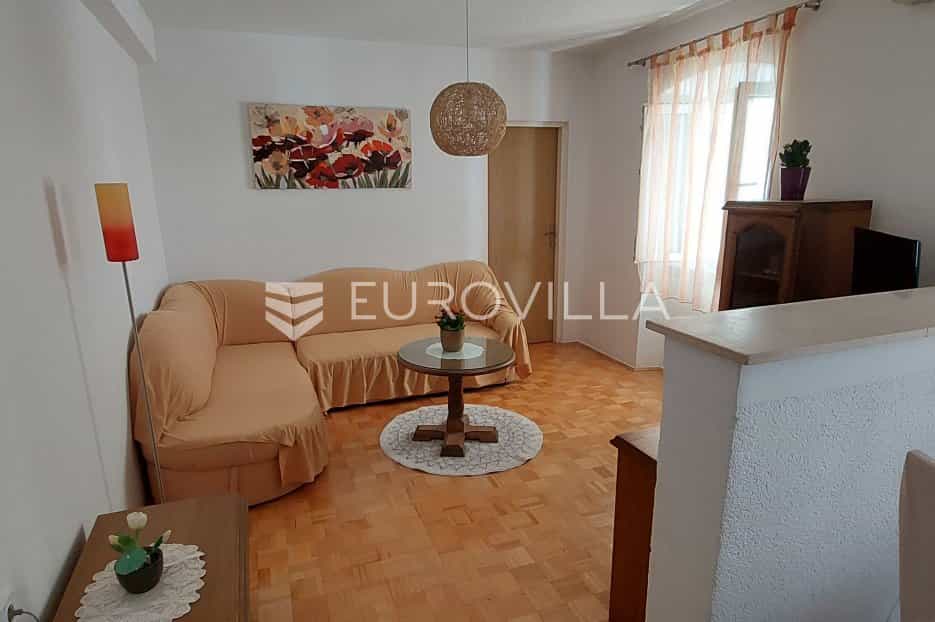 House in Kaštel Kambelovac, Splitsko-dalmatinska županija 10952983