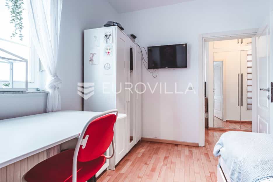 Condominium in Zagreb,  10953208
