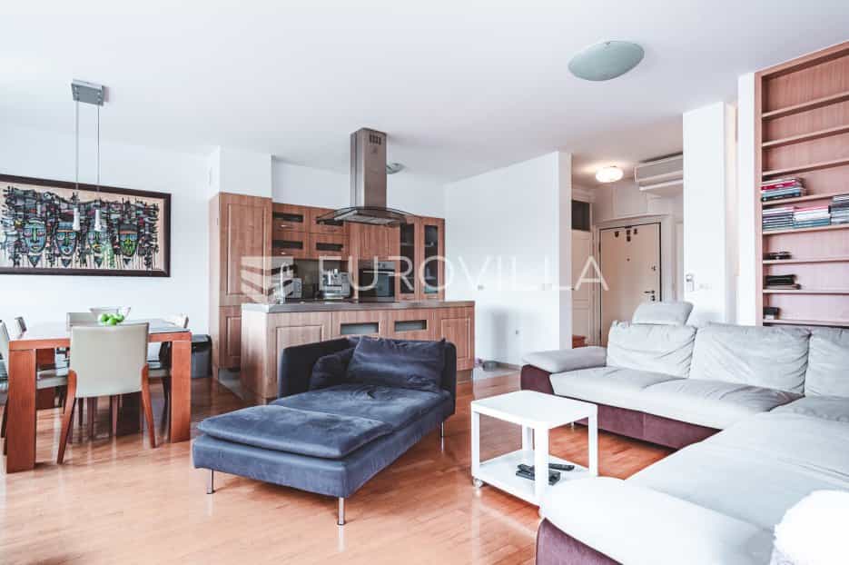 Condominium in Gracani, Zagreb, grad 10953208