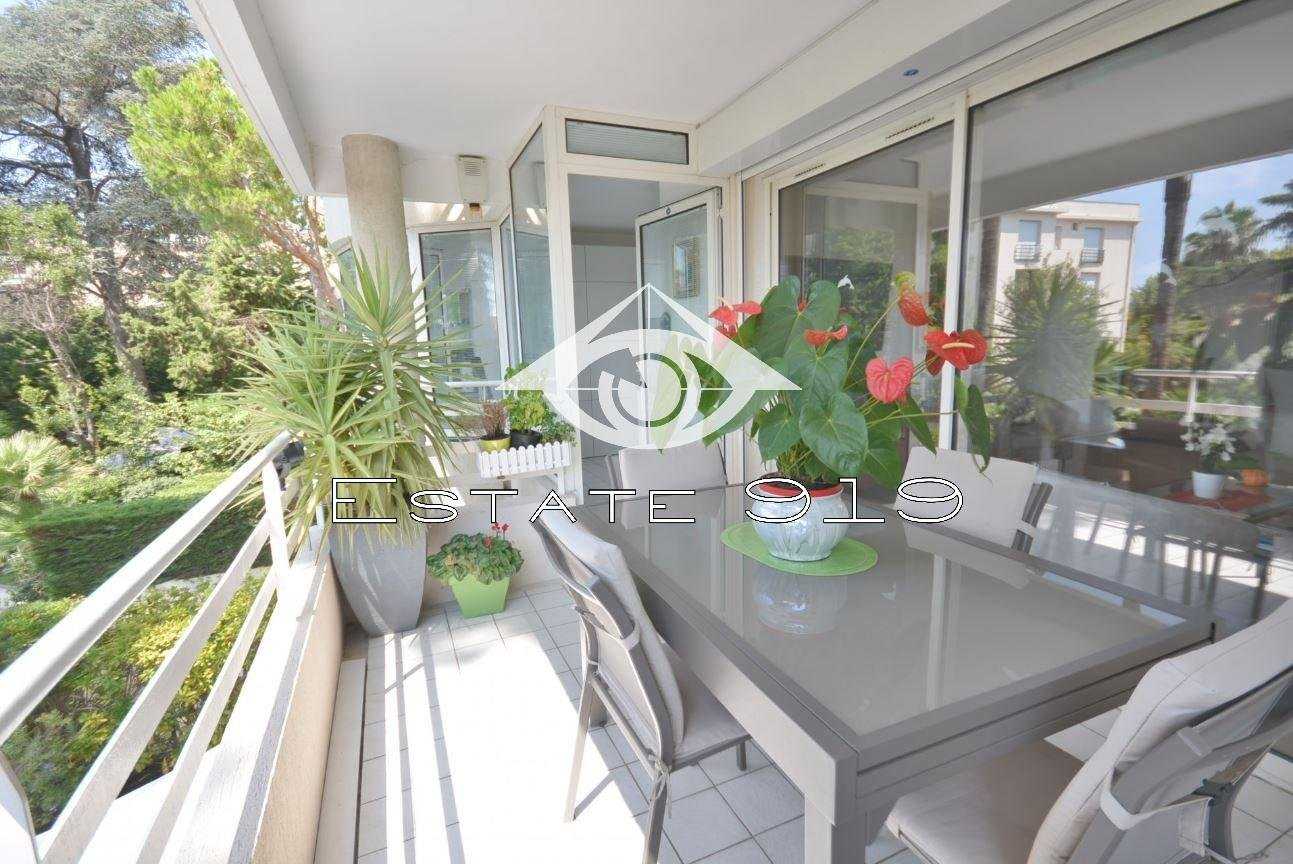 公寓 在 Cannes, Alpes-Maritimes 10954228