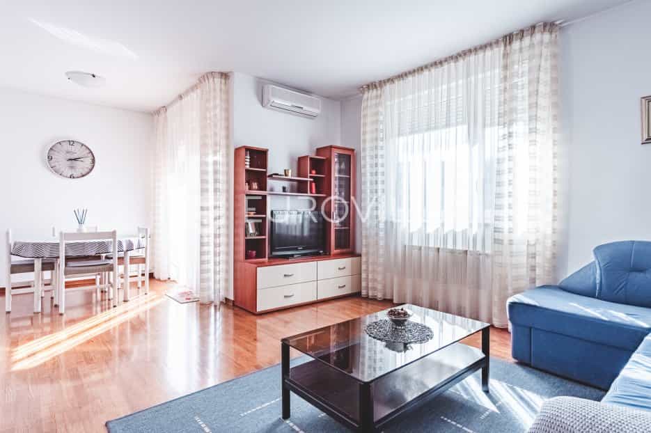 Condominium dans Gracani, Zagreb, Grad 10954318