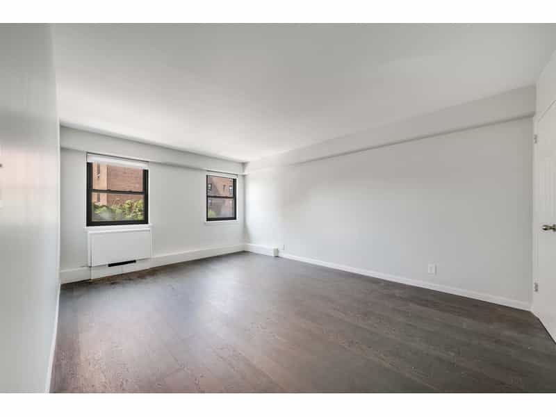 Condominium in Hudson Heights, New Jersey 10954354