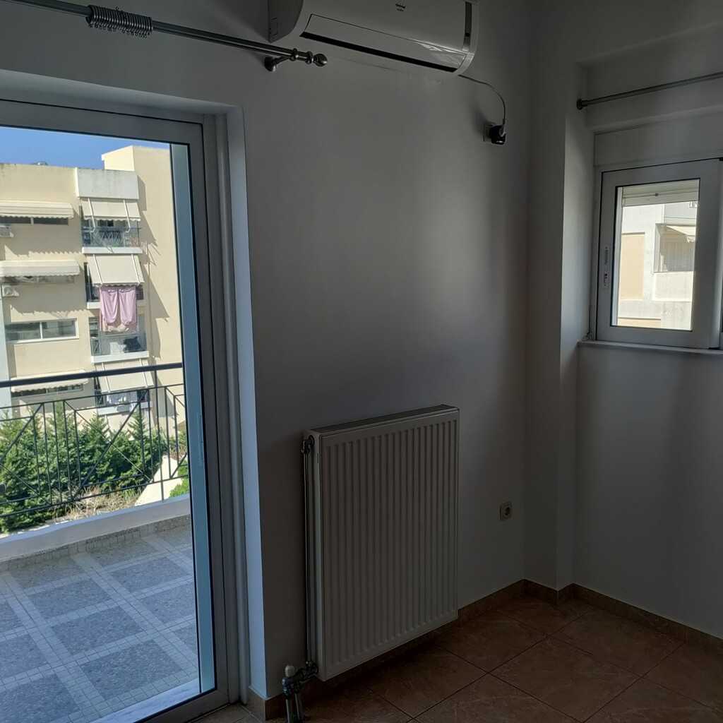 Condominium in Moschato,  10954401