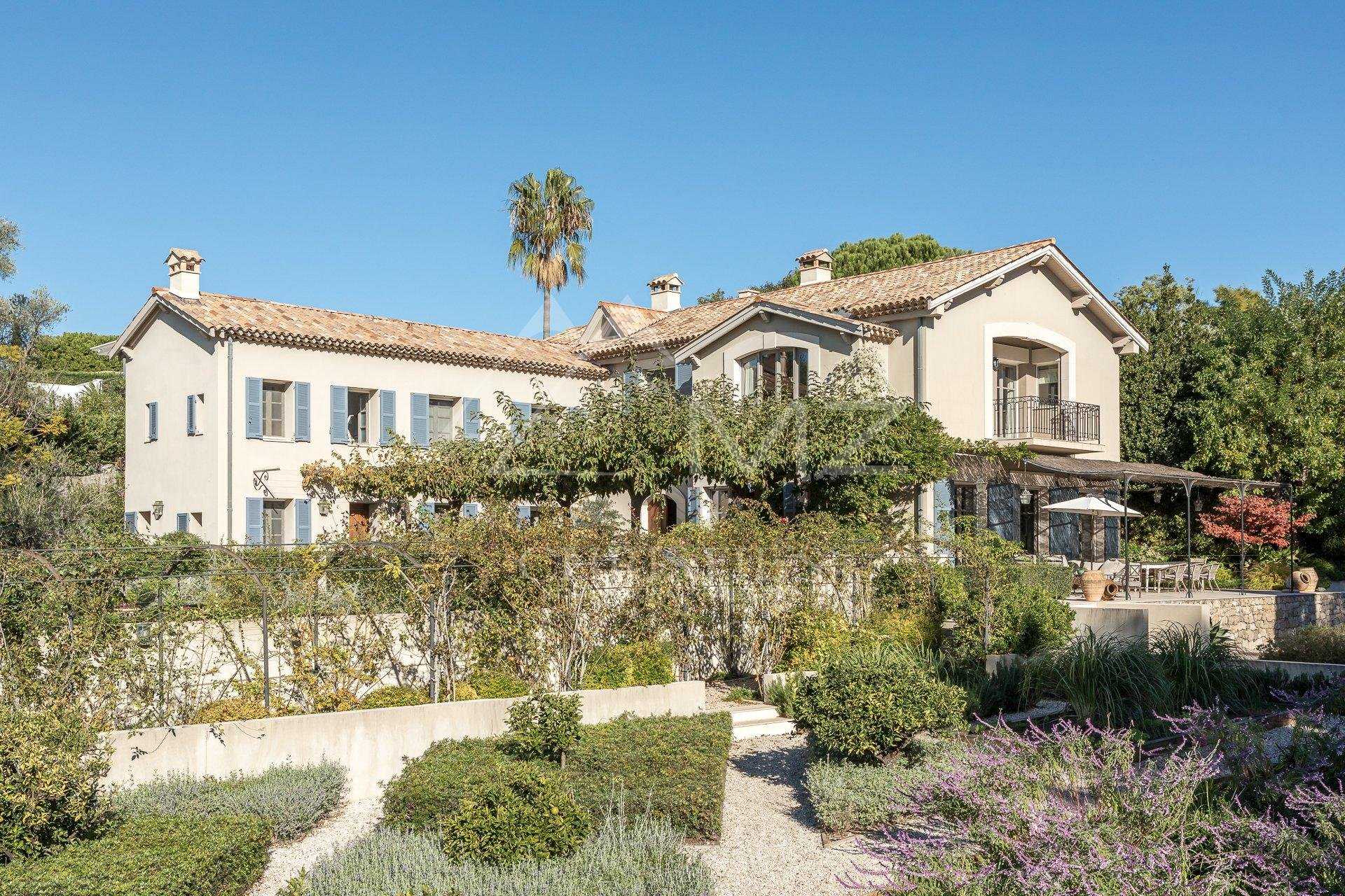 casa en Antibes, Provence-Alpes-Cote d'Azur 10956084