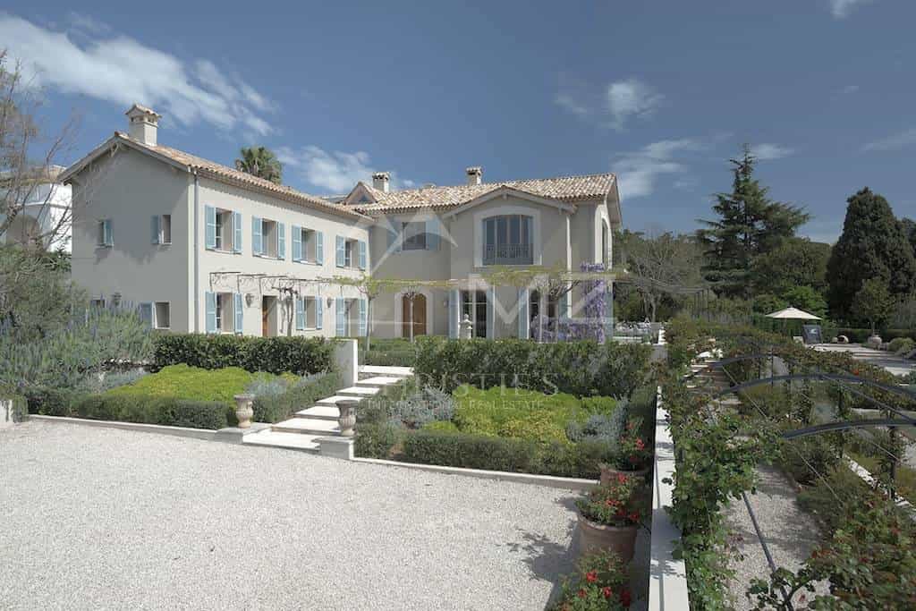Huis in Antibes, Provence-Alpes-Cote d'Azur 10956084